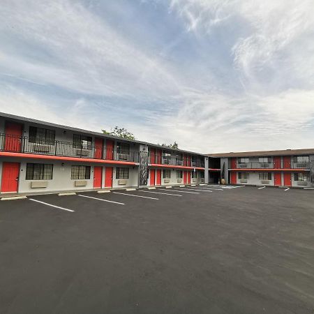 Journey Inn Уудланд Екстериор снимка